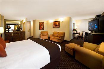 Room rate Riviera Hotel And Casino, Las Vegas Strip from 13-10